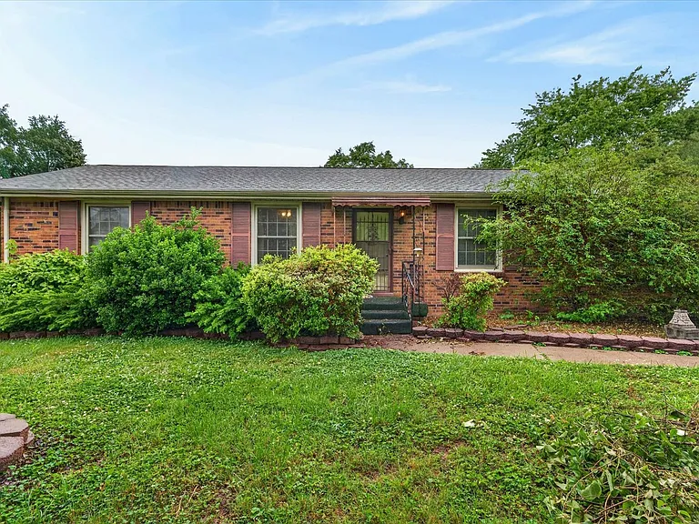 1886 Old Trenton Rd — Photo 1