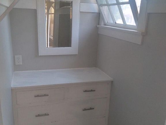 4th image of 1004 E 1st St #1004