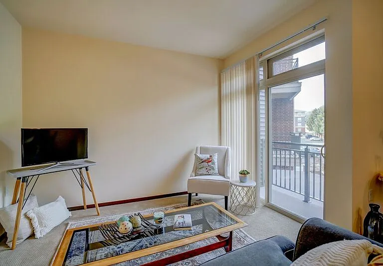 Reagan- Living Area