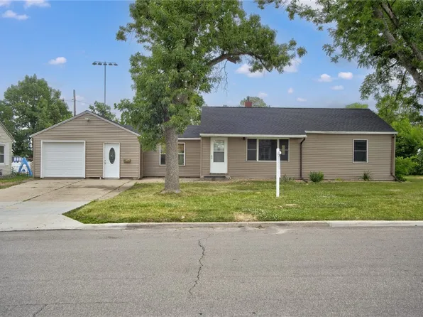 2033 Chandler St SW, Cedar Rapids, IA 52404