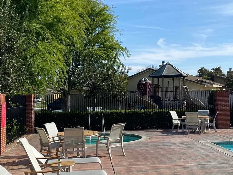 11818 Grecian Laurel Dr — Photo 25