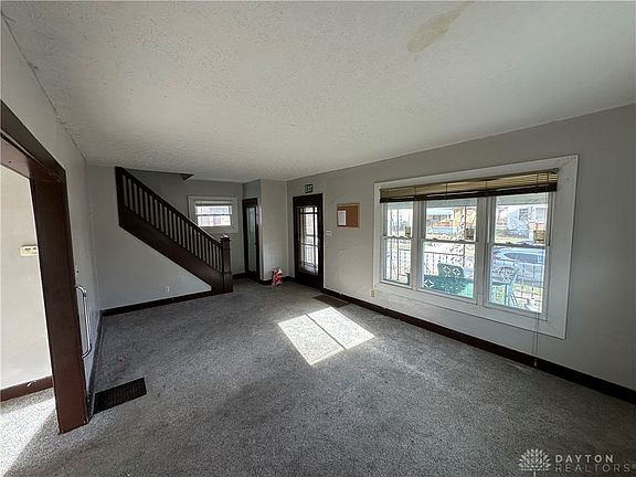 3rd image of 845 Osmond Ave