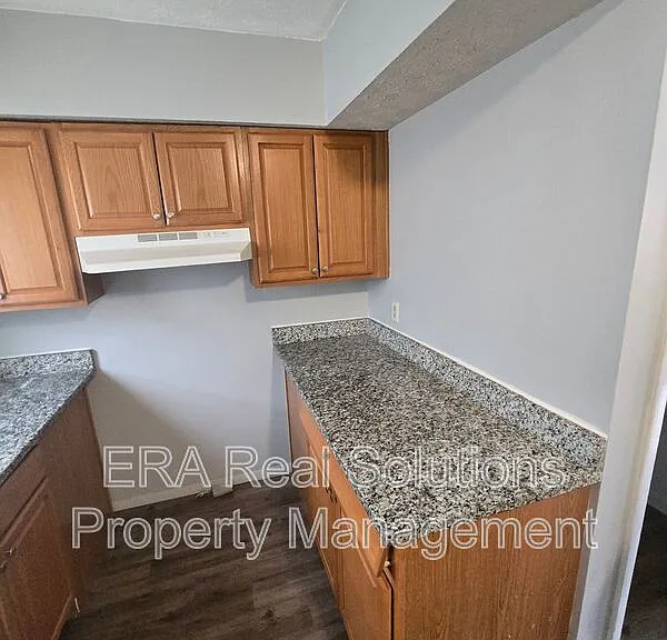 1718 Carstare Dr — Photo 5