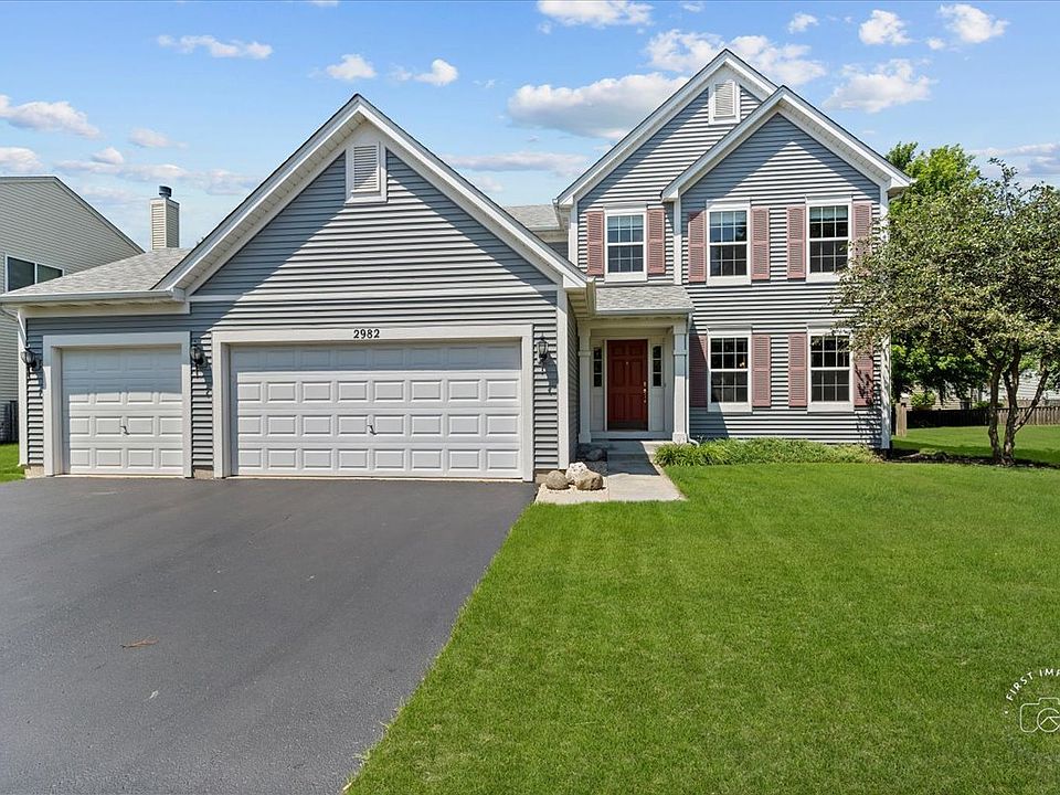 1st image of 2982 Foxmoor Dr