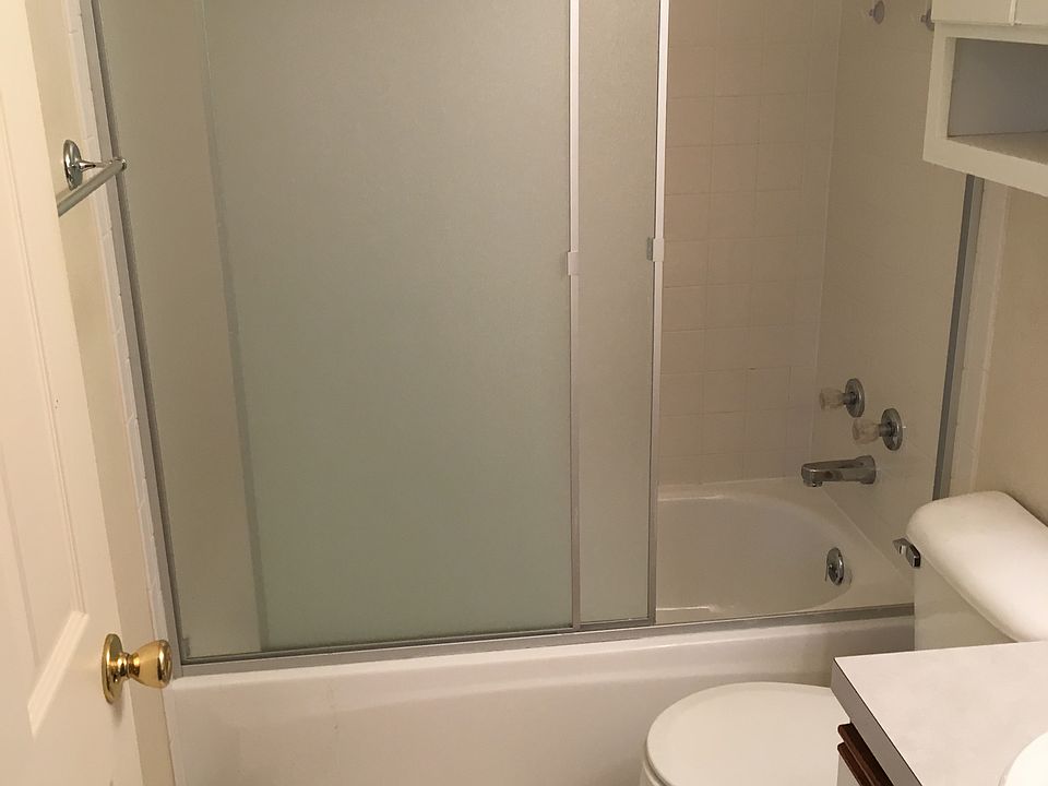 1st image of 1621 Underhill Dr APT 4