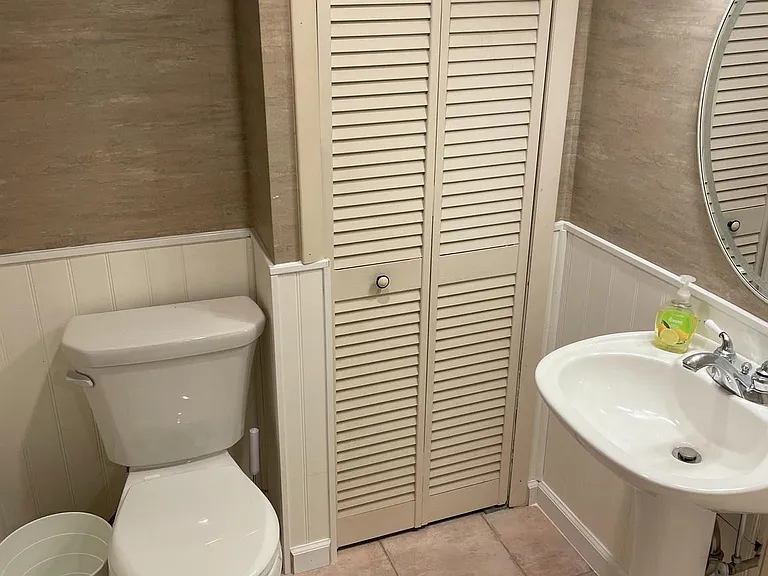 510 Monroe Rd — Photo 25