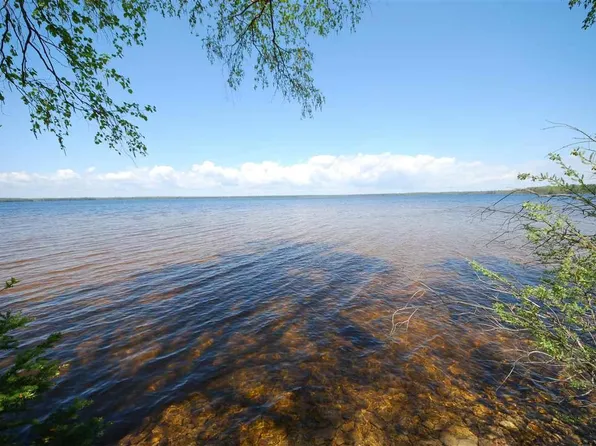 1936 Brown Ct, Gulliver, MI 49840