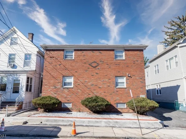 111 Ely St, Elizabeth City, NJ 07202