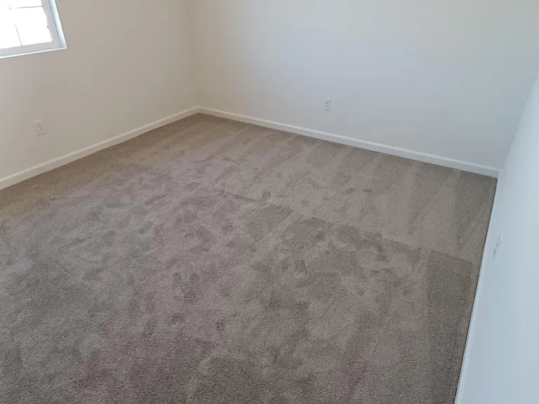 Photo of bedroom taken before furnishing