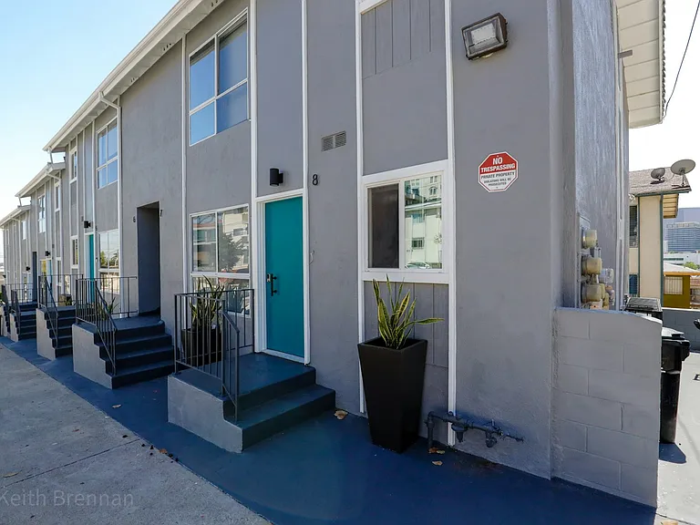 900 W College St #4 — Photo 18