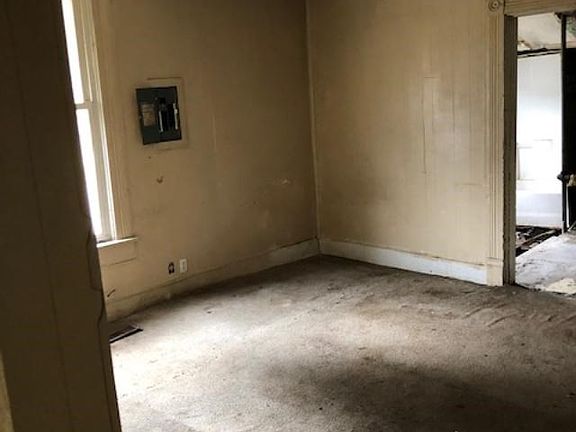 3rd image of 1120 Werner Ave