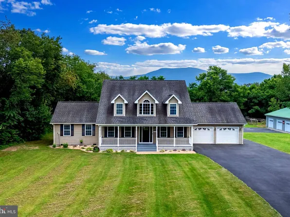 413 Aylor Grubbs Ave, Stanley, VA 22851