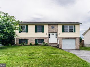 164 Elementary Dr, Martinsburg, WV 25404