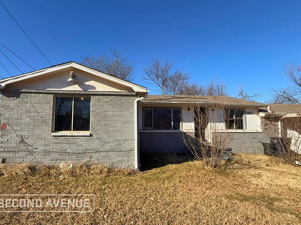 2443 N Prospect Ave