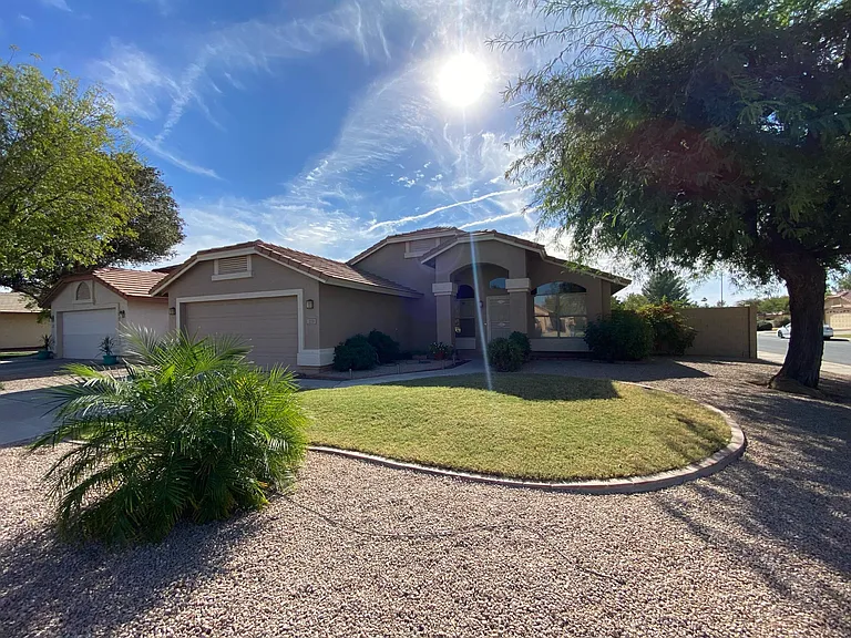 2233 E Rawhide St — Photo 1