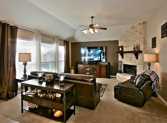 2nd image of 405 Sodbury Ct