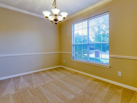 3rd image of 1712 Clarke Springs Dr