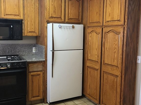 2nd image of 218-220 Parker Ave