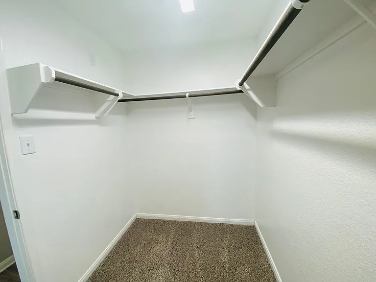 1907 Delano Dr — Photo 15