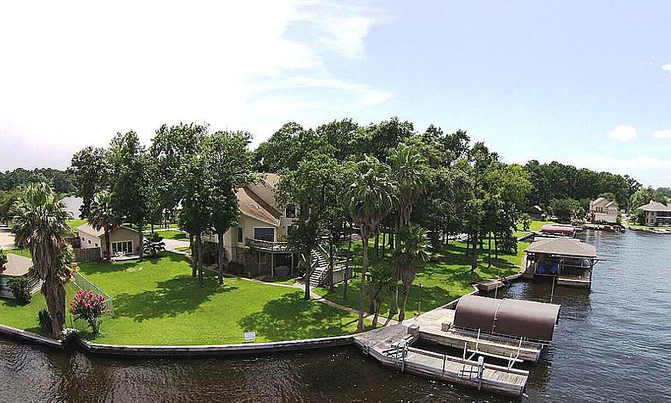 1st image of 3915 Brookhaven Dr