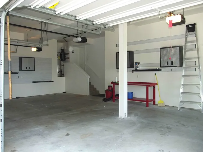 20926 Cascade Ridge Dr — Photo 14