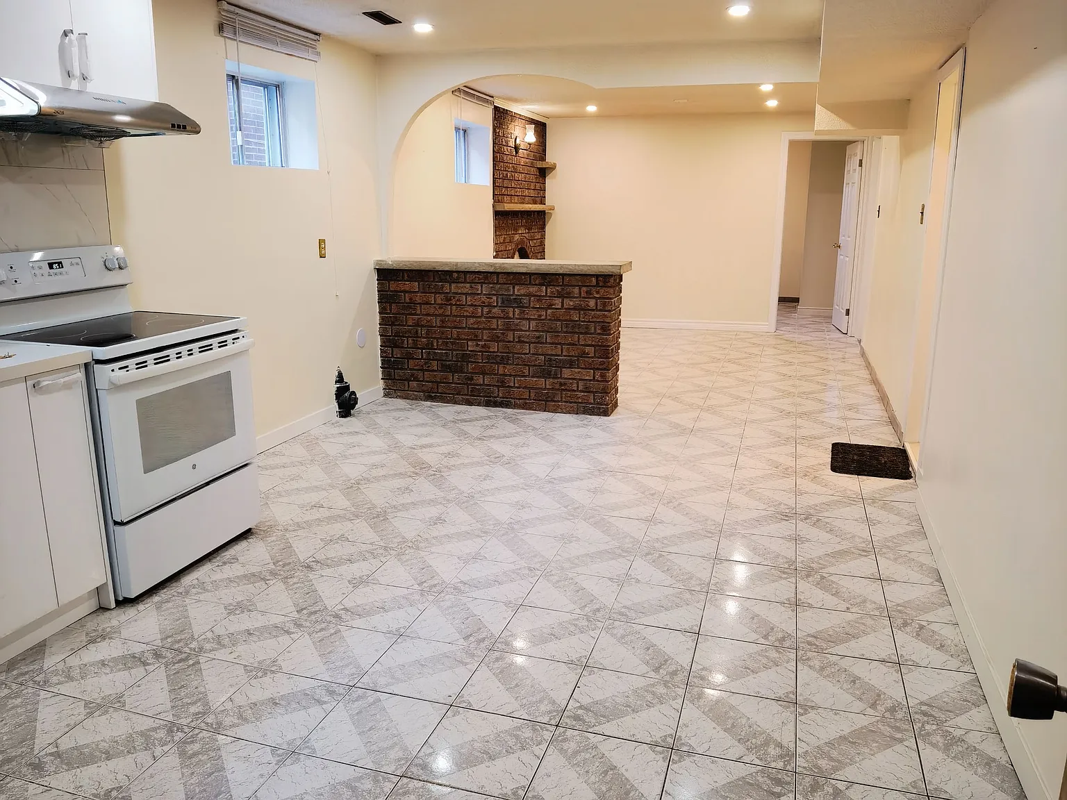 2 bed, $1,800 — Photo 3
