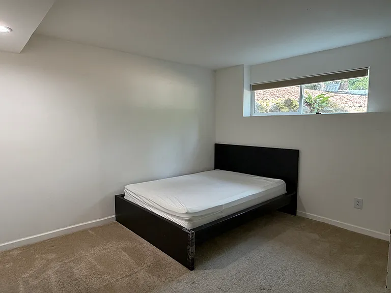 15428 SE 21st Pl — Photo 6