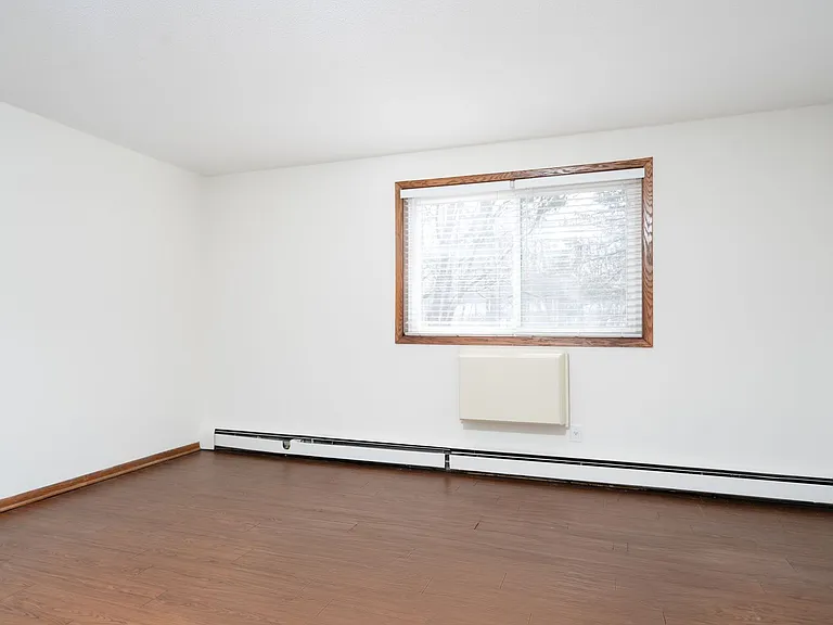 Highcroft Manor Apartments Located in Wayzata, MN — Photo 7