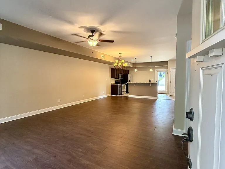 126 Capital St — Photo 2