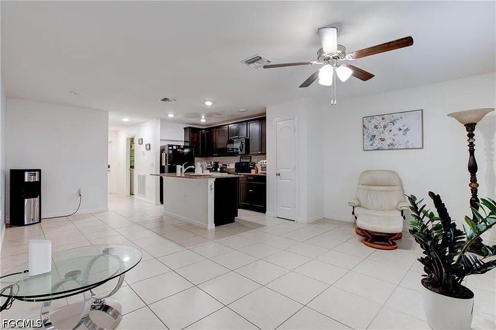 2 bed, 2.0 bath, 1032 sqft, $1,800 — Photo 3