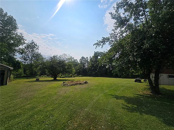 5th image of 304 Watrus Rd