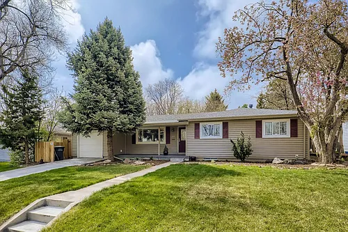 4660 E Wyoming Pl Photo 1