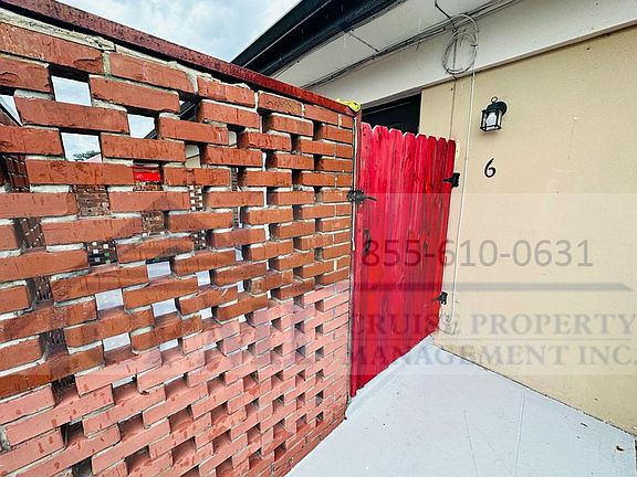 3rd image of 1755 Forest Hill Blvd APT 6