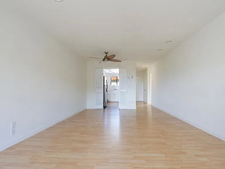 902 Caminito Madrigal #B — Photo 6
