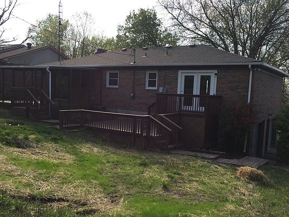  Another rear view of home 