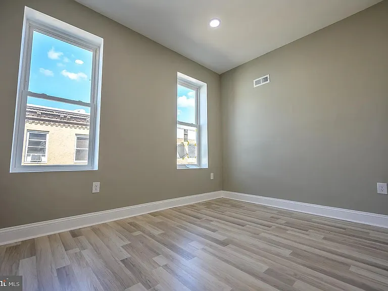 2212 Greenwich St — Photo 10