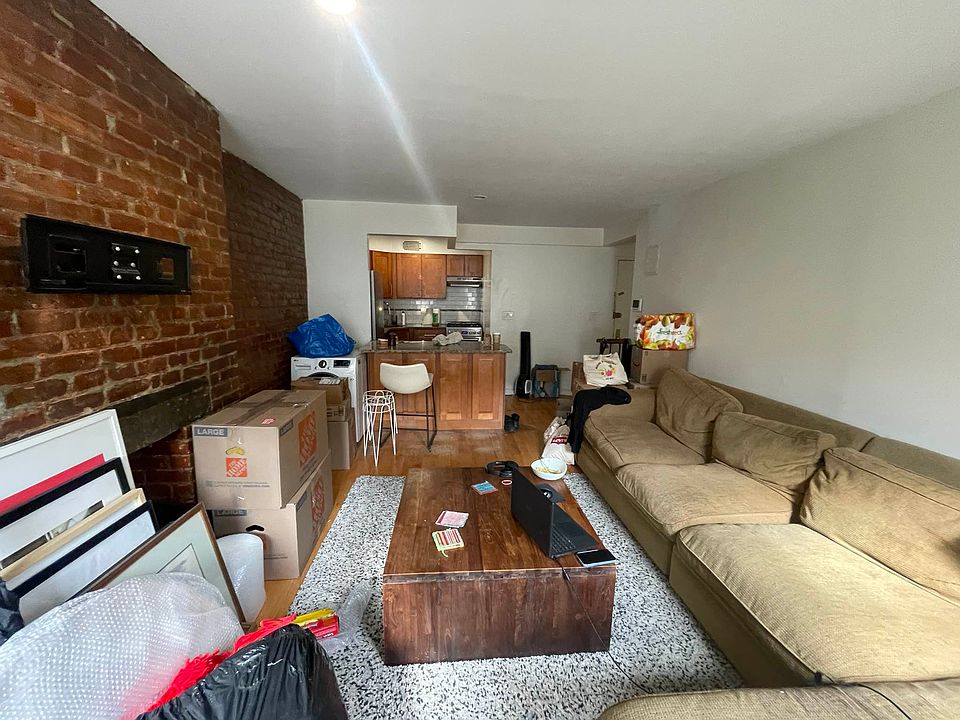 1st image of 506 E 6th St APT 3R