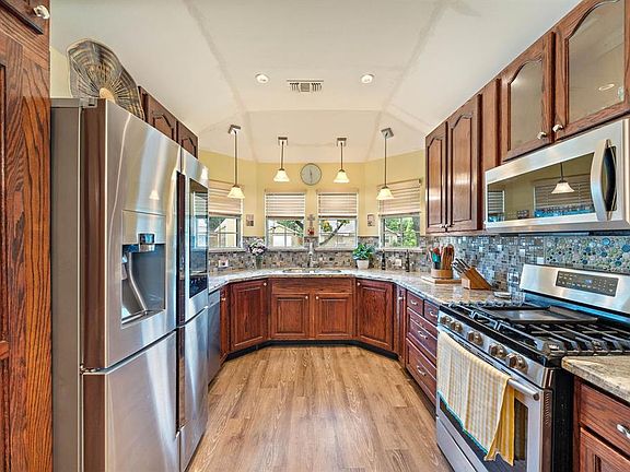 5th image of 15231 Bedford Glen Dr