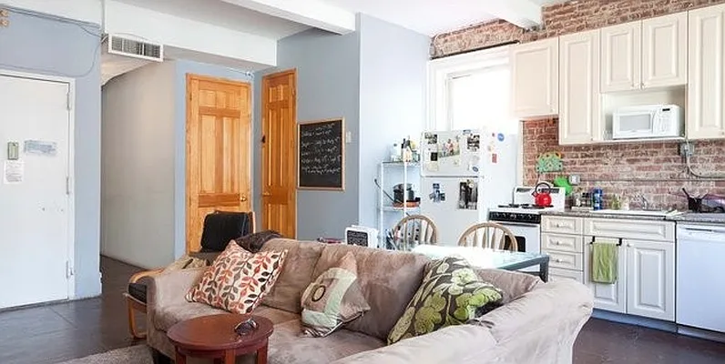 Rented by Metro Realty NY Inc | media 33