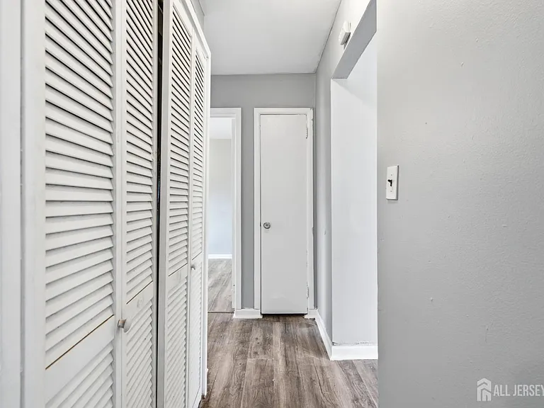 115 N Main St — Photo 11