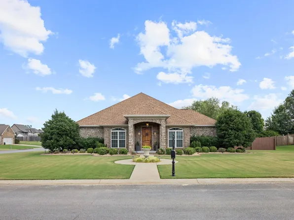 262 Cypress Creek Dr, Florence, AL 35633
