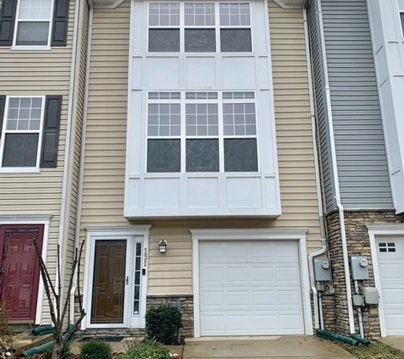 1st image of 131 Moore Dr
