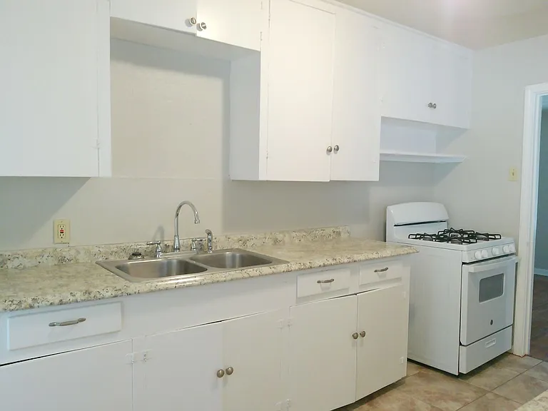 3510 Austin St — Photo 6