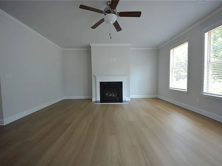 547 Hellen Valley Dr — Photo 21