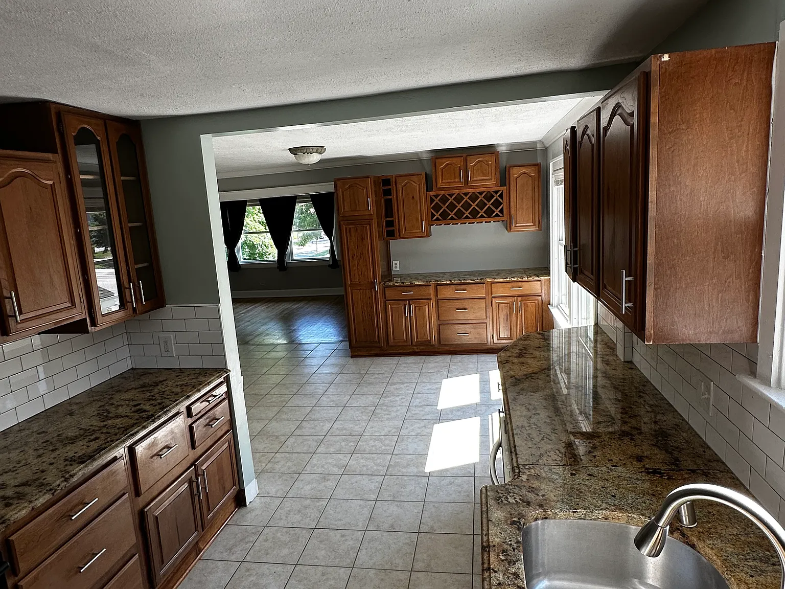4 bed, 1750 sqft, $2,000 — Photo 1