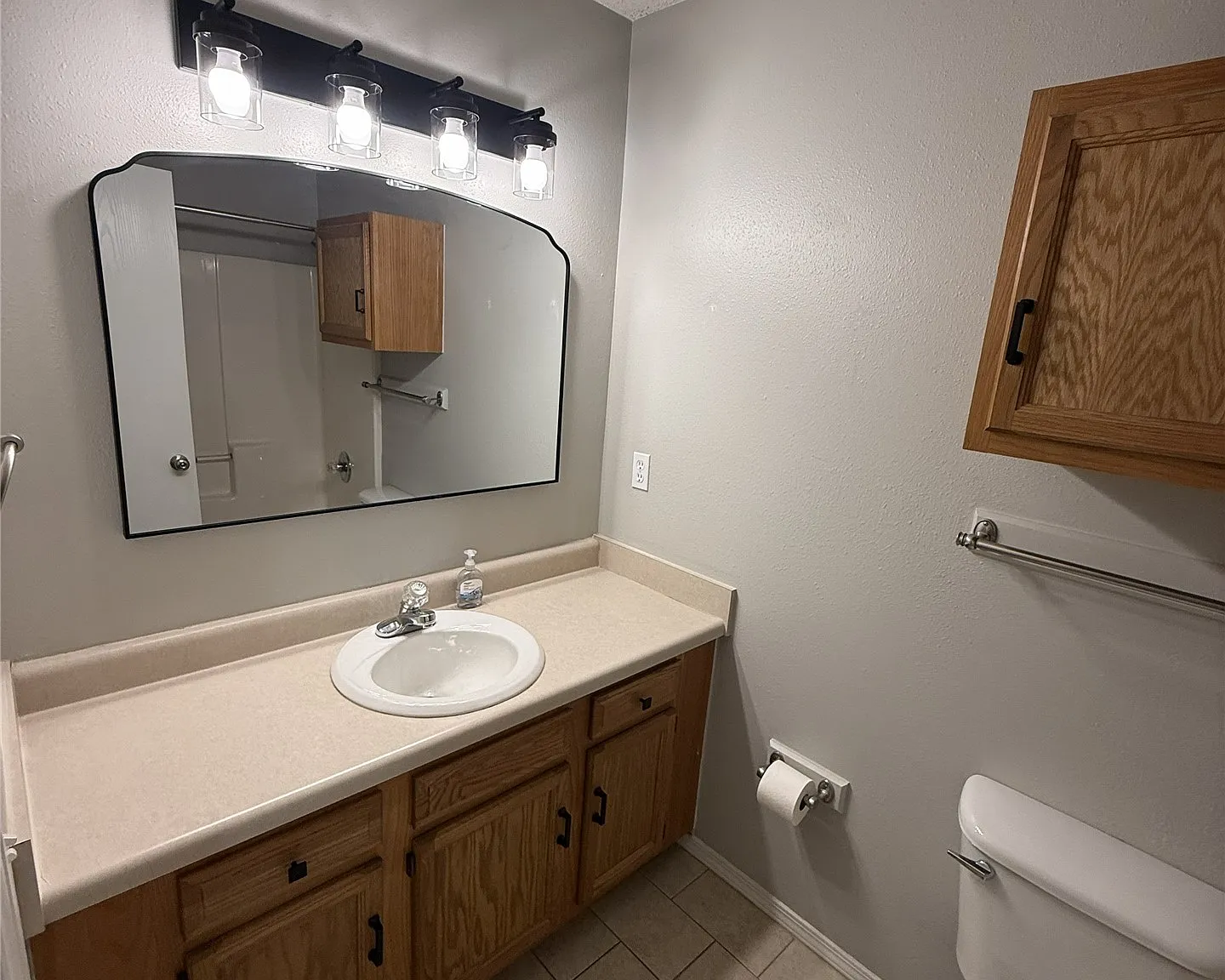 3 bed, 2.0 bath, 1097 sqft, $1,625 — Photo 4