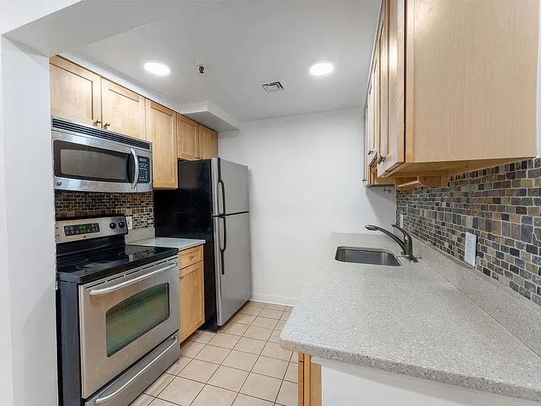 135 Garden St #4 — Photo 10