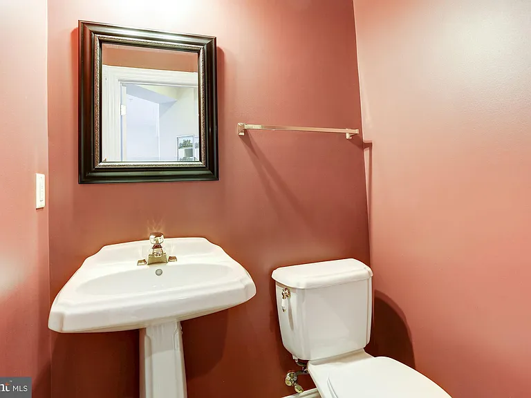 5237 Bessley Pl — Photo 17