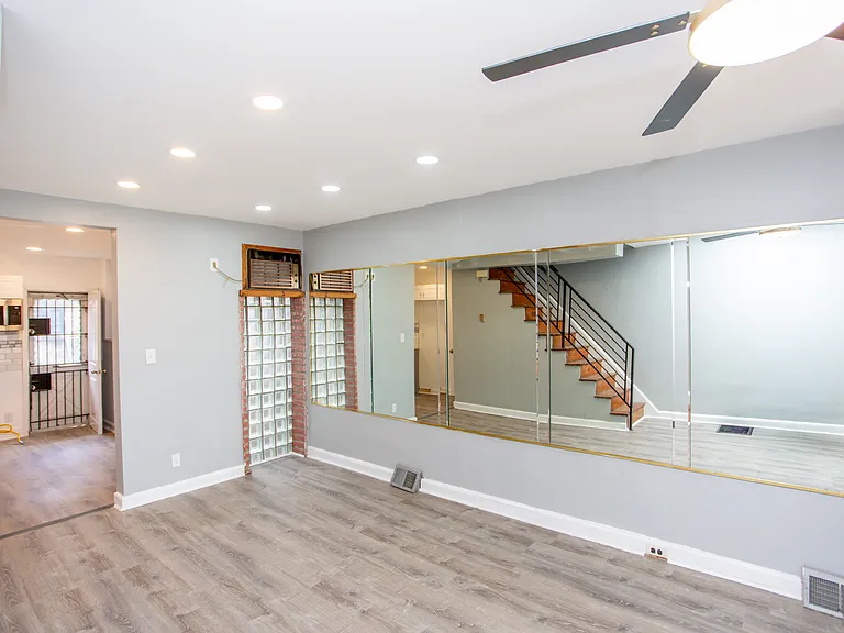 2465 N Garnet St — Photo 17