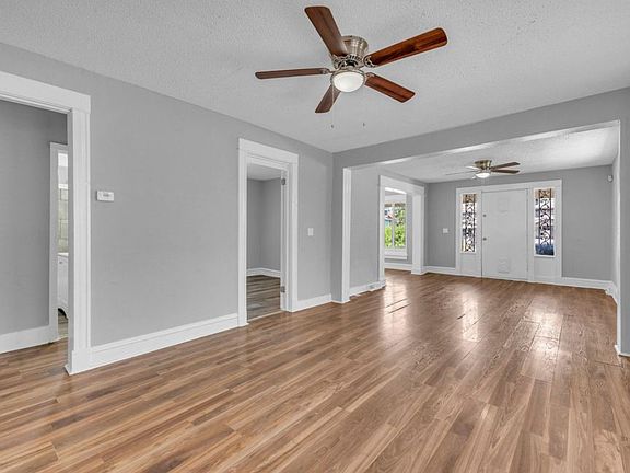 3rd image of 4225 Prospect Ave